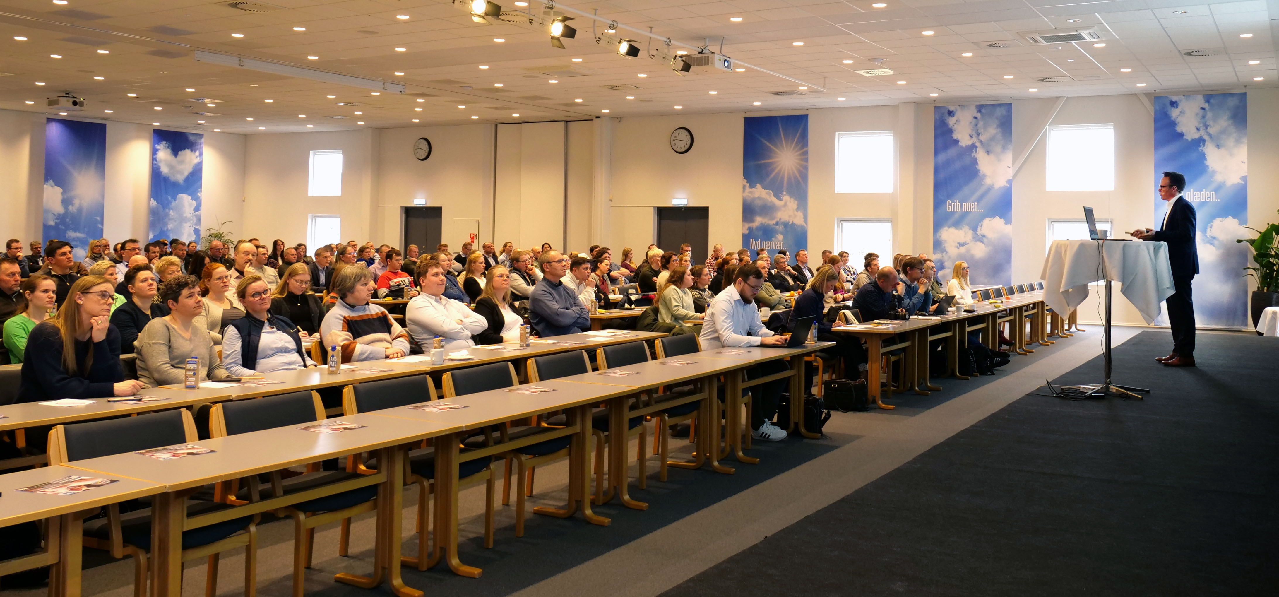 Christian Fink på talerstolen ved So-seminar 2023